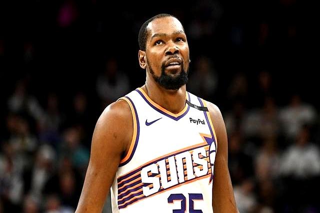 火箭主帅因病缺席比赛，助教接手指挥