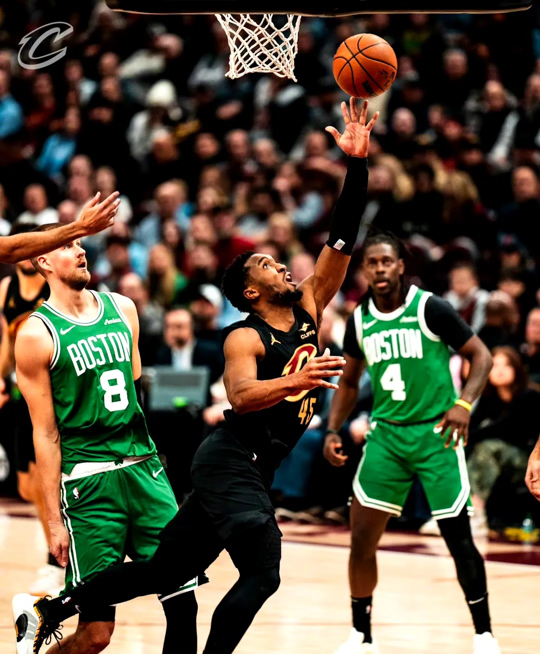 世俱杯冠军-火箭逆转凯尔特人夺得胜利