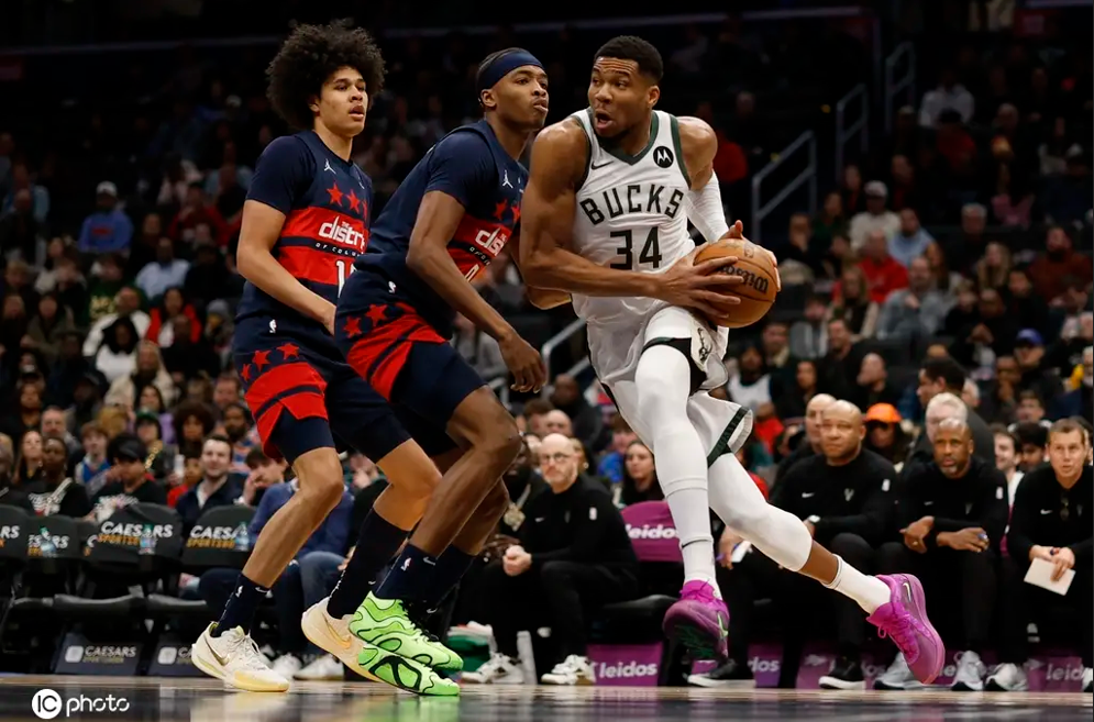 雄鹿不敌爵士，输掉赛季首场