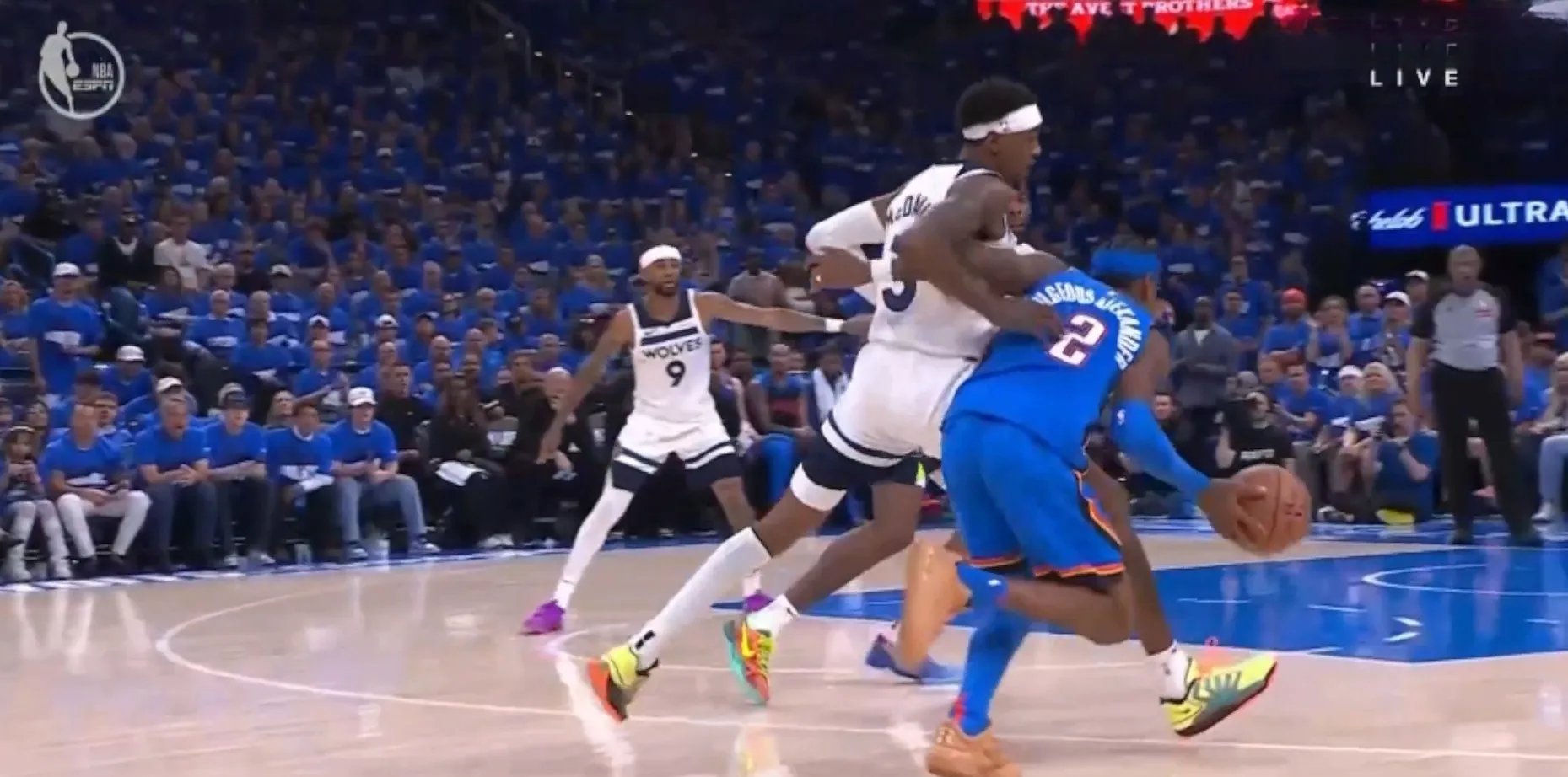 世俱杯赛程-76人战胜公牛，西蒙斯砍下20分