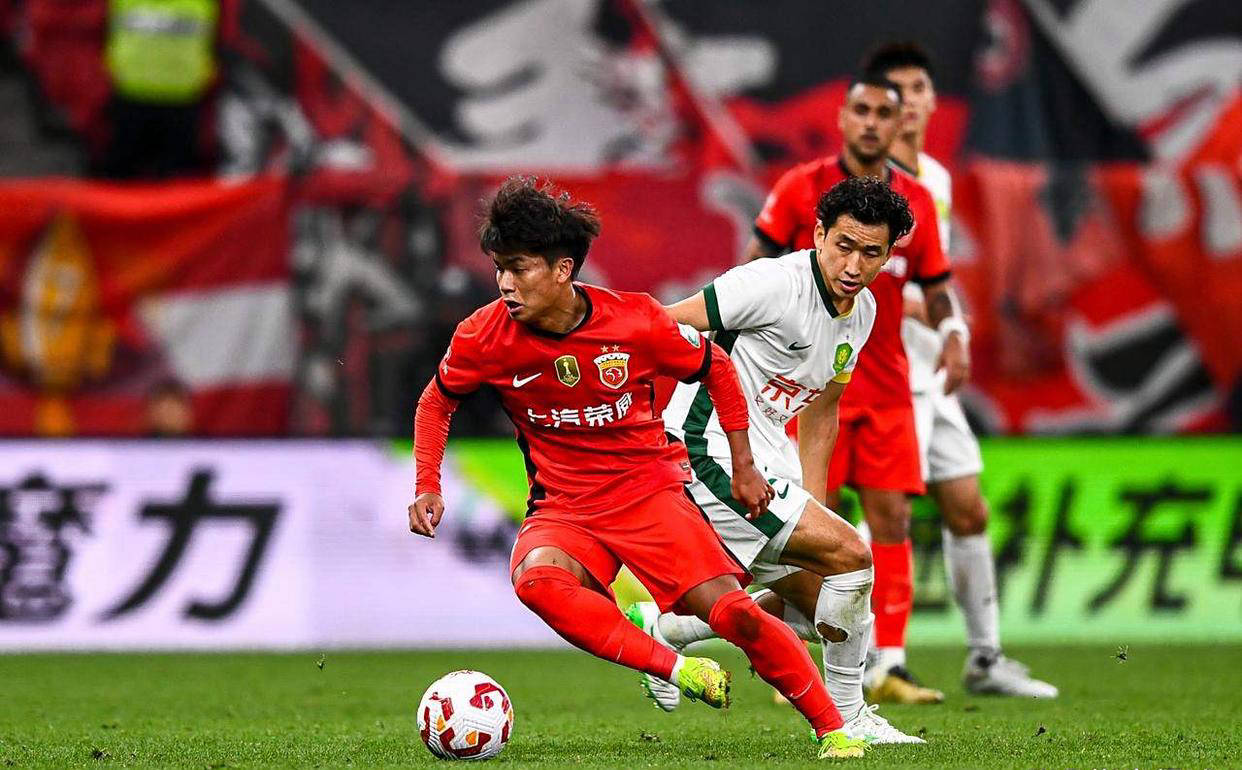 世俱杯赛程-精彩犹如电影，球员表现引人瞩目