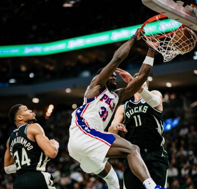 76人大胜雄鹿，领先东部半决赛系列赛