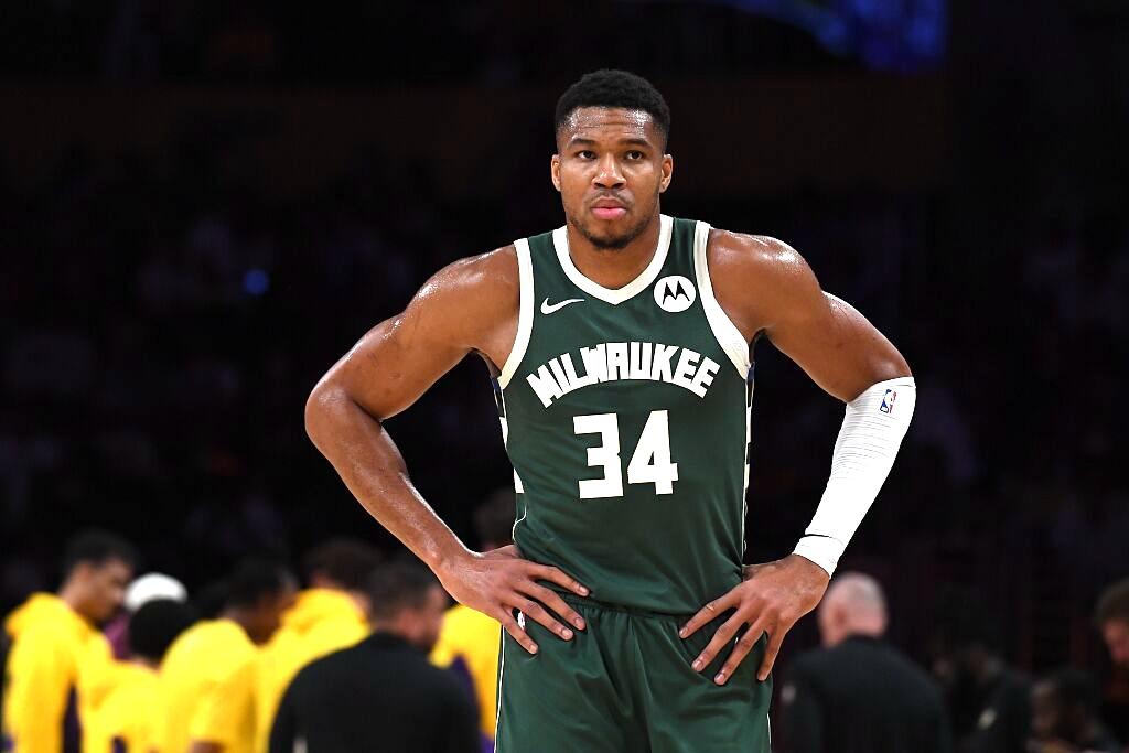 世俱杯-雄鹿逆转战胜尼克斯,东部前五稳固