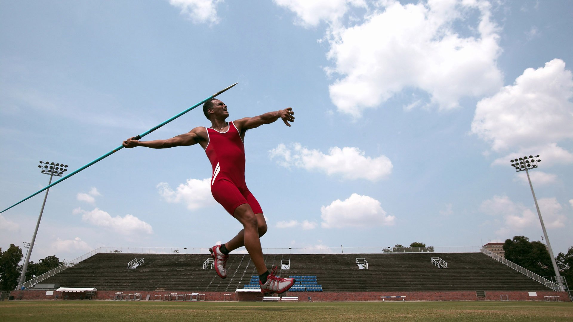 雷霆与狡狐，当暴力美学遇上精确手术