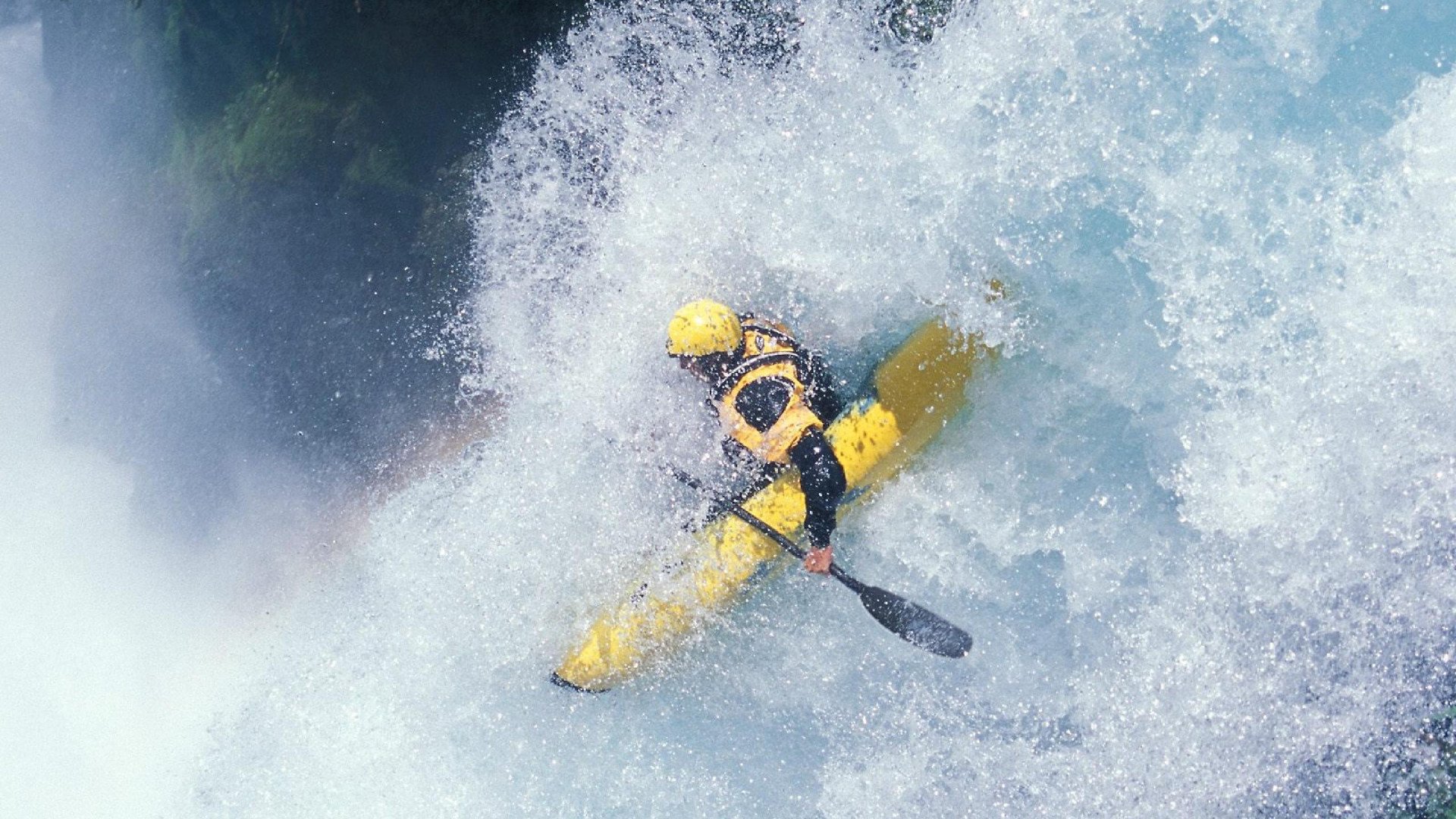 世俱杯决赛-黑马逆转！拉塞尔如何带领迈凯伦撕碎红牛的不可战胜神话